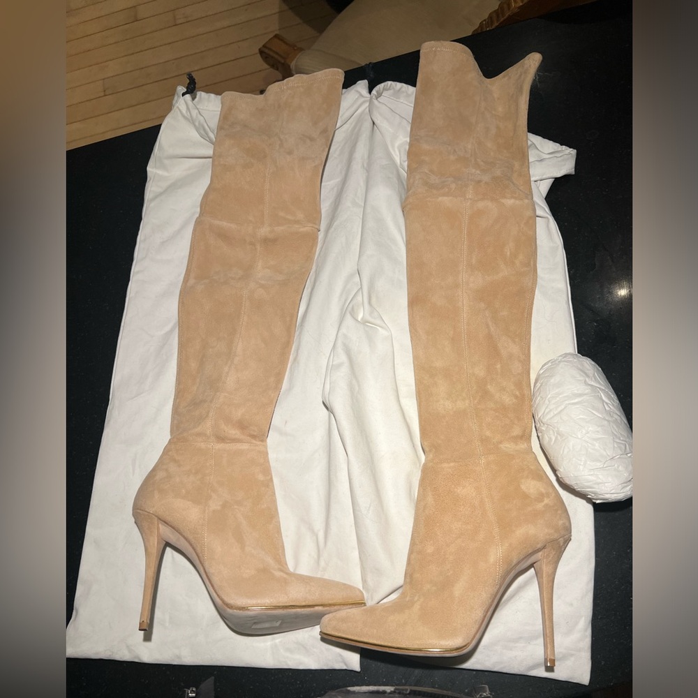 BALMAIN
Beige Raven Tall Boots 0ap Beige Never Worn w Dust Bags 
39 US 8